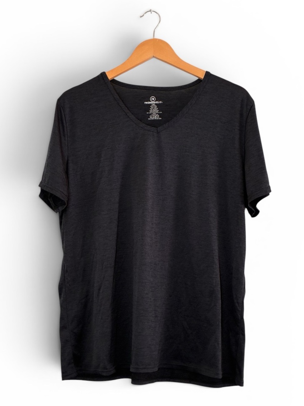 Real Essentials | Black v-neck lightweight short sleeve t-shirt women’s size 2XL